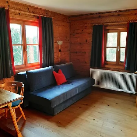 Huebgut Apartment *
