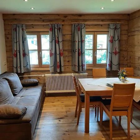Huebgut Apartment *